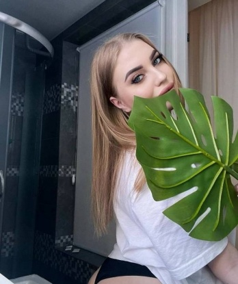Живу в Москве, и мои услуги наполнены страстью и нежностью. Позволь мне предложить тебе массаж, стриптиз и удовольствие, которое ты никогда не забудешь. Мы создадим атмосферу, полную энергии и наслаждения. Мои отзывы говорят обо всем: я гарантированно доставлю тебе удовольствие до самого конца. Посмотри мои фото, и ты увидишь, что с нетерпением жду твоего звонка. 🌟 Раиса
