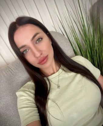 🌹
Мои услуги включают классический и эротический массаж, игры ролевые, стриптиз, а также фотосессии для тебя и твоего воображения. 📸
У меня есть множество положительных отзывов от моих довольных клиентов, которые оценили мою индивидуальность и профессионализм. 💯
Я живу в Москве и готова встретиться с тобой в любом удобном для тебя месте, чтобы подарить тебе незабываемое время. 🏙️
Не упускай возможность испытать настоящий экстаз! Смотри мои фото и обрати внимание на каждую маленькую деталь. 📷
Ты заслуживаешь самого лучшего, а я знаю, как сделать твои фантазии реальностью. 🌟 Злата