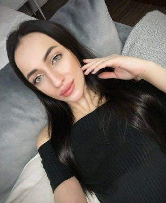 🌹
Мои услуги включают классический и эротический массаж, игры ролевые, стриптиз, а также фотосессии для тебя и твоего воображения. 📸
У меня есть множество положительных отзывов от моих довольных клиентов, которые оценили мою индивидуальность и профессионализм. 💯
Я живу в Москве и готова встретиться с тобой в любом удобном для тебя месте, чтобы подарить тебе незабываемое время. 🏙️
Не упускай возможность испытать настоящий экстаз! Смотри мои фото и обрати внимание на каждую маленькую деталь. 📷
Ты заслуживаешь самого лучшего, а я знаю, как сделать твои фантазии реальностью. 🌟 Злата